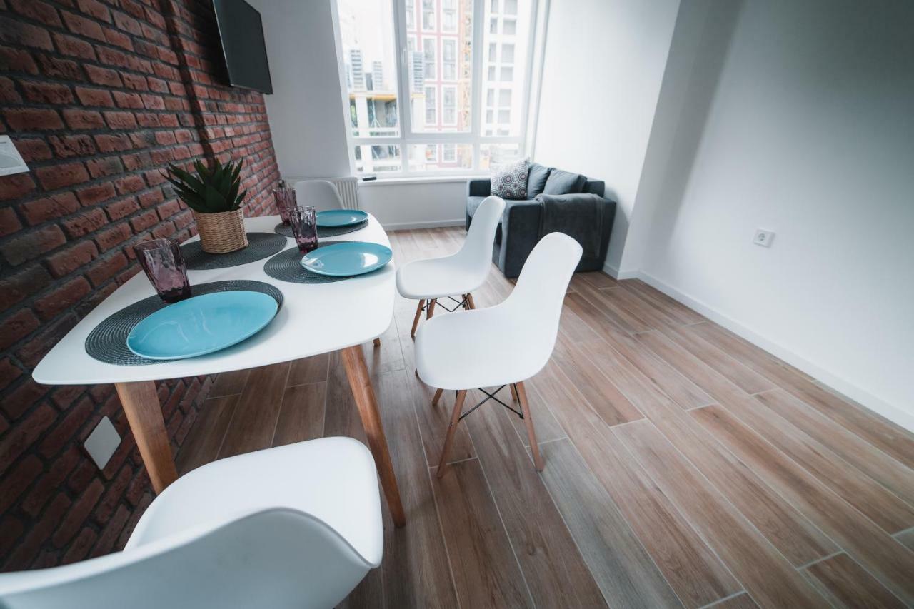 Kostjukowski Apartments Shevchenka 60 Lviv Dış mekan fotoğraf