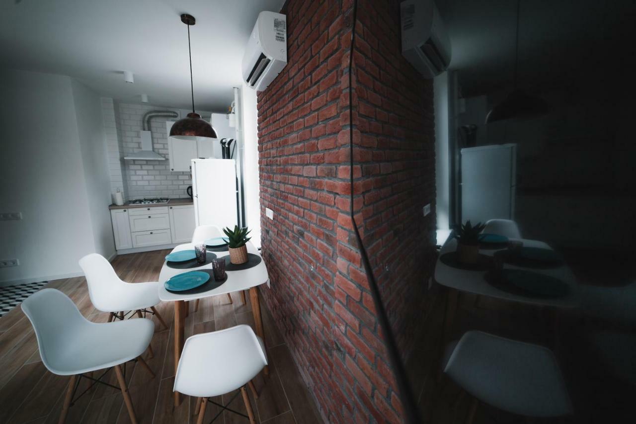 Kostjukowski Apartments Shevchenka 60 Lviv Dış mekan fotoğraf