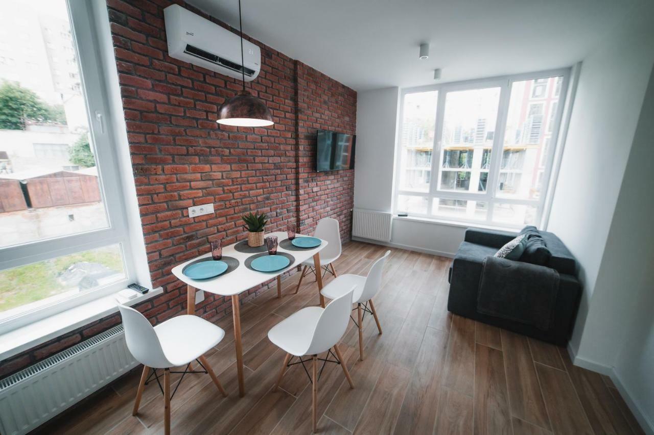 Kostjukowski Apartments Shevchenka 60 Lviv Dış mekan fotoğraf