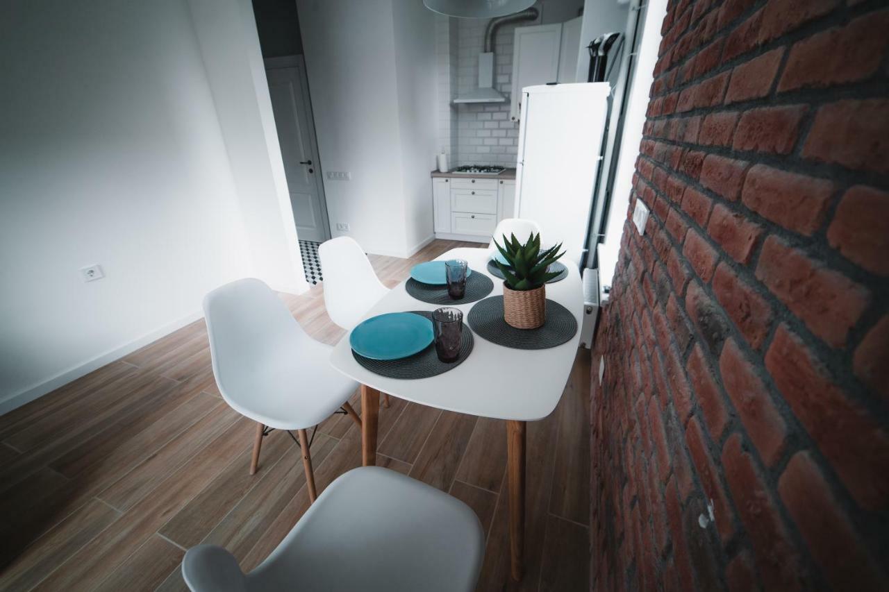 Kostjukowski Apartments Shevchenka 60 Lviv Dış mekan fotoğraf